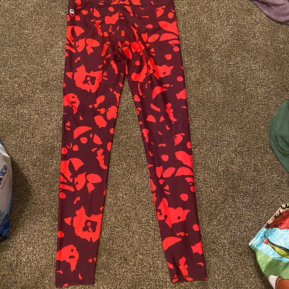 Fabletics Red Leggings Size Small - Picture 4 of 6